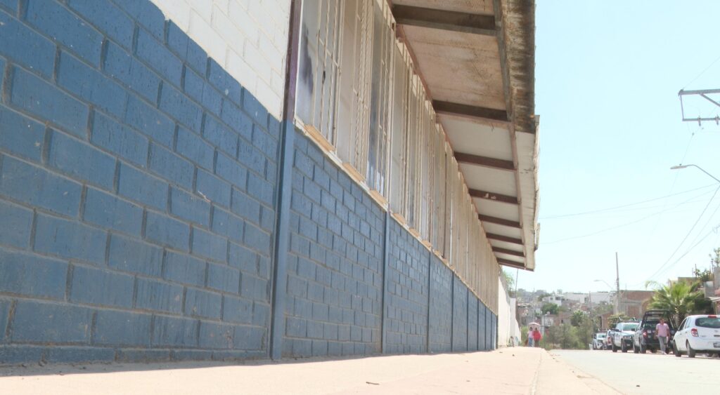 Por 10 centímetros quieren demoler aulas en primaria de León