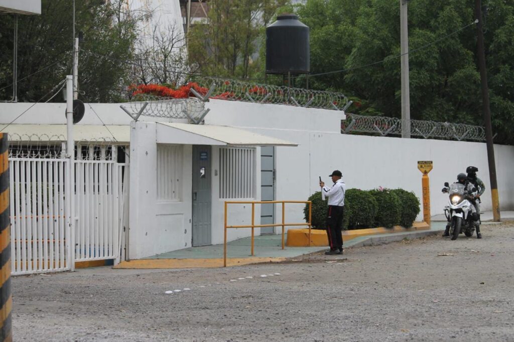 Matan a cuatro y atacan negocios por cobro de piso en Salamanca, Guanajuato