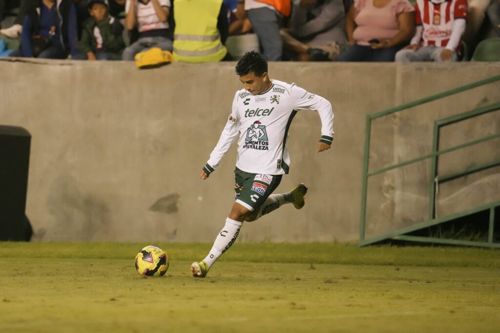 Chivas vence a León y se queda con la Copa Morelos