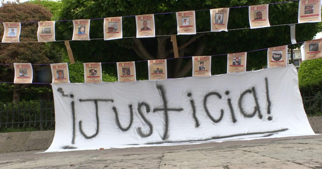 Exhiben a deudores alimenticios el Día del Padre en León 